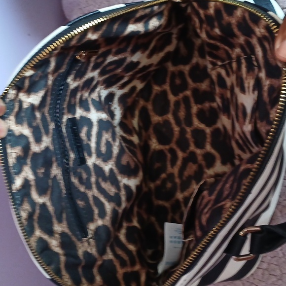 Call it Spring stripped hand bag - Picture 3 of 3